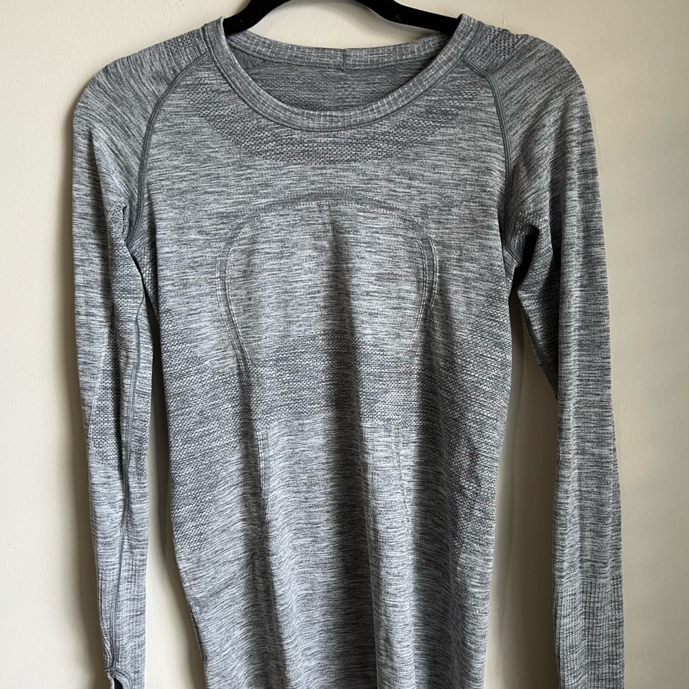gray lululemon swiftly tech long sleeve